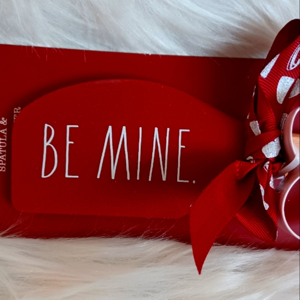 Rae Dunn Spatula and Cookie Cutter Set